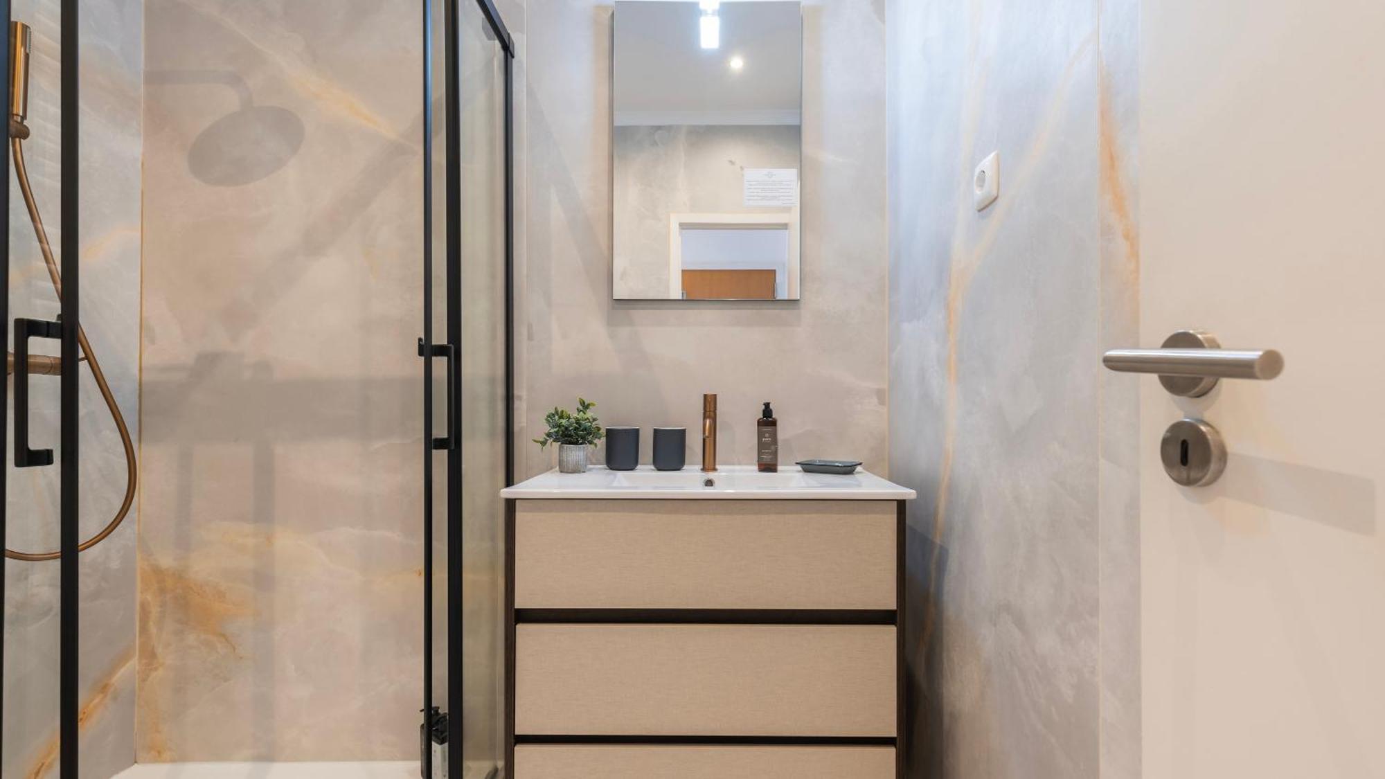 Sunny Design Apt In Praca Das Flores By Lovelystay Lisboa Eksteriør billede